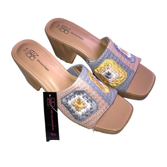 Crochet Bohemian Mid-Heel Sandals - Picture 8 of 12